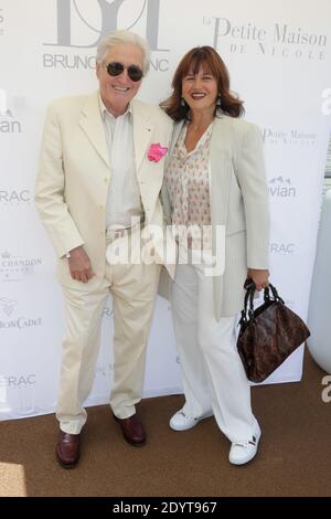 Jean-Loup Dabadie und seine Frau Veronique nehmen am Brunch Blanc Teil, der von der Groupe Barriere für Sodexho auf einer Kreuzfahrt in Paris, Frankreich, am 26. Juni 2013 veranstaltet wird. Foto von ABACAPRESS.COM Stockfoto