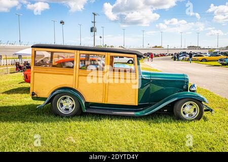 Daytona Beach, FL - 27. November 2020: 1932 Ford Model B Woody auf einer lokalen Auto-Show. Stockfoto