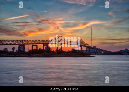 Mathews Brücke Sonnenuntergang Stockfoto