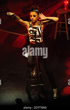 Cher Lloyd tritt während ihrer 'I Wish Tour' am 15. September 2013 im Vic Theatre in Chicago, Illinois, USA auf. Foto von Cindy Barrymore/ABACAPRESS.COM Stockfoto