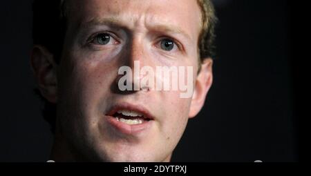 Facebook-CEO Mark Zuckerberg spricht auf dem Newseum in Washington, DC, USA, 18. September 2013. Zuckerberg diskutierte das Internet und die Einwanderung. Foto von Olivier Douliery/ABACAPRESS.COM Stockfoto