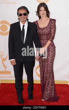 Al Pacino und Lucila Sola kommen bei den 65. Jährlichen Primetime Emmy Awards im Nokia Theater L.A. an Live am 22. September 2013 in Los Angeles, CA, USA. Foto von Lionel Hahn/ABACAPRESS.COM Stockfoto