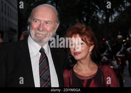 Jean-Pierre Marielle und seine Frau Agathe Natanson bei der Ankunft am IFRAD Charity Gala Dinner im Cirque d'Hiver in Paris, Frankreich am 25. September 2013. Foto von Audrey Poree/ABACAPRESS.COM Stockfoto