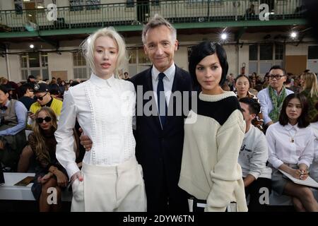 Iggy Azalea, Geoffroy de la Bourdonnaye und Leigh Lezark bei der Chloe Spring-Summer 2014 Ready-to-wear-Kollektion am 29. September 2013 in Paris, Frankreich. Foto von Jerome Domine/ABACAPRESS.COM Stockfoto