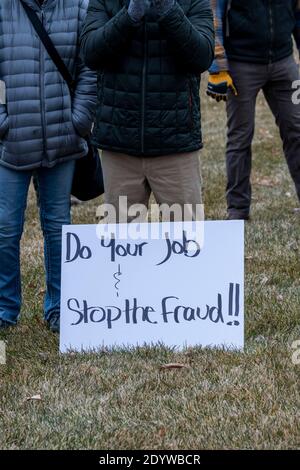 St. Paul, Minnesota. Stoppen Sie den Diebstahl und suchen Sie die Wahrheit und fördern Sie die Aktion Rallye für Präsident Trump im State Capitol. Stockfoto