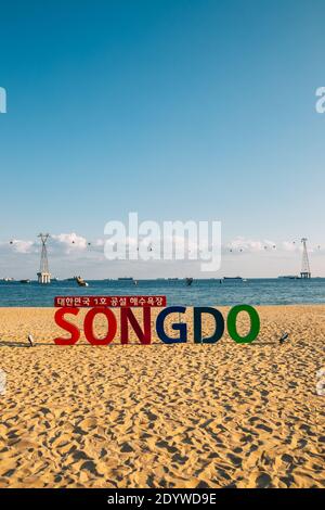 Busan, Korea - 11. November 2020 : Songdo Strand und Seilbahn Stockfoto