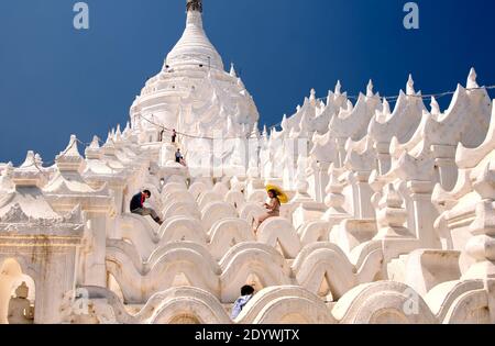 Die riesige Hsinbyume-Pagode befindet sich in Mingun, in der Nähe von Mandalay. Es wurde 1816 von Prinz Bagyidaw erbaut. Stockfoto