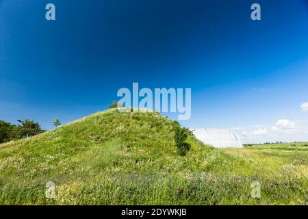 Thrakische Grabstätte von Sveshtari, hügeliger Tumulus, 3. Jahrhundert v. Chr., Sveshtari, Provinz Razgrad, Bulgarien, Südosteuropa, Europa Stockfoto