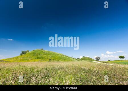 Thrakische Grabstätte von Sveshtari, hügeliger Tumulus, 3. Jahrhundert v. Chr., Sveshtari, Provinz Razgrad, Bulgarien, Südosteuropa, Europa Stockfoto