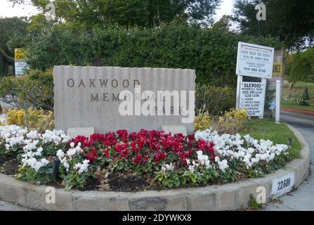 Chatsworth, California, USA 25. Dezember 2020 EINE Gesamtansicht des Oakwood Memorial Parks und Friedhofs am 25. Dezember 2020 in Chatsworth, Kalifornien, USA. Foto von Barry King/Alamy Stockfoto Stockfoto