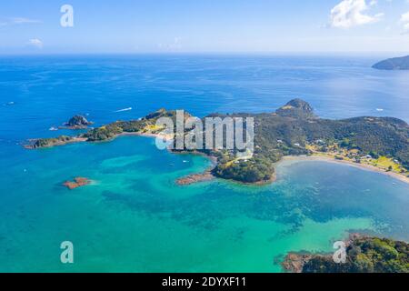 Luftaufnahme der Kaimarama Bucht an der Bucht der Inseln Neuseeland Stockfoto