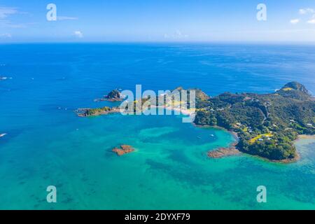 Luftaufnahme der Kaimarama Bucht an der Bucht der Inseln Neuseeland Stockfoto