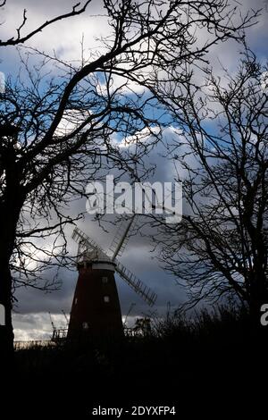 Thaxted Essex England Großbritannien. John Webbs Windmill  Dezember 2020 John Webb’s oder Lowe’s Mill ist eine in der Klasse II* gelistete [1] Turmmühle in Thaxted, Essex, England Stockfoto