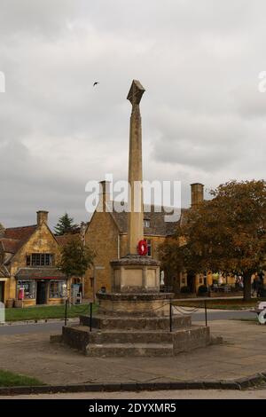 Diese Bilder wurden in den Cotswolds aufgenommen und konzentrieren sich auf die alte Architektur und die historischen Gebäude rund um Kultstätten und Gedenkstätten. Stockfoto