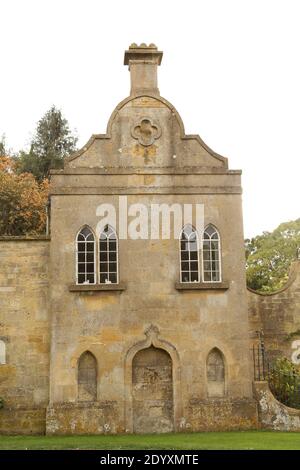 Diese Bilder wurden in den Cotswolds aufgenommen und konzentrieren sich auf die alte Architektur und die historischen Gebäude rund um Kultstätten und Gedenkstätten. Stockfoto