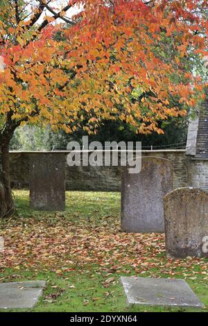 Diese Bilder wurden in den Cotswolds aufgenommen und konzentrieren sich auf die alte Architektur und die historischen Gebäude rund um Kultstätten und Gedenkstätten. Stockfoto