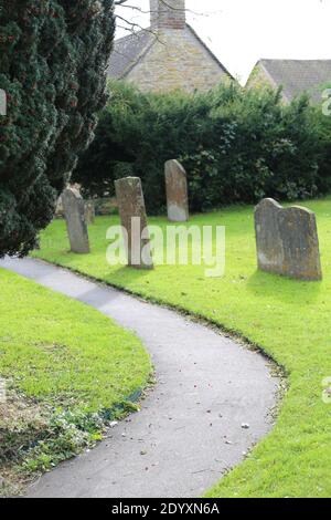 Diese Bilder wurden in den Cotswolds aufgenommen und konzentrieren sich auf die alte Architektur und die historischen Gebäude rund um Kultstätten und Gedenkstätten. Stockfoto