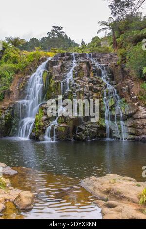 Owharoa fällt in Neuseeland Stockfoto