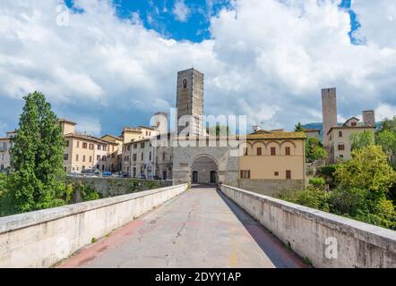 Ascoli Piceno (Italien) - die schöne mittelalterliche und künstlerische Stadt in der Region Marken, Mittelitalien. Hier ein Blick auf das historische Zentrum. Stockfoto