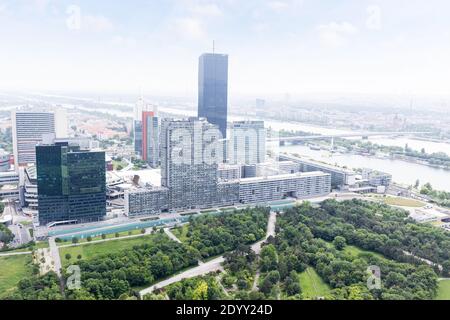 Blick auf das Business Center und die UNO-Stadt in Wien Stockfoto