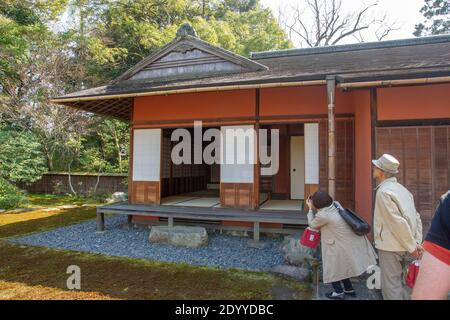 03-27-2015 . Kyoto, Japan. Einige Gebäude auf dem Territorium des Kyoto Sento Imperial Palace Stockfoto