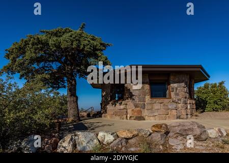 Aussichtsturm, der vom CCC am Massai Point im Chiricahua National Monument, Arizona, USA gebaut wurde Stockfoto