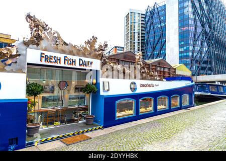 London Shell Co. Meeresfrüchte- und Fischrestaurant auf der Grand Duchess in Paddington, London, Großbritannien Stockfoto