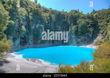 Inferno Kratersee im Waimangu vulkanischen Tal in Neuseeland Stockfoto