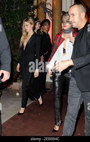 Rita Ora, Cara Delevingne bei der Cocktailparty 'Mademoiselle C' im Pavillon Ledoyen in Paris, Frankreich am 1. Oktober 2013. Foto von Alban Wyters/ABACAPRESS.COM Stockfoto