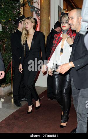 Rita Ora, Cara Delevingne bei der Cocktailparty 'Mademoiselle C' im Pavillon Ledoyen in Paris, Frankreich am 1. Oktober 2013. Foto von Alban Wyters/ABACAPRESS.COM Stockfoto