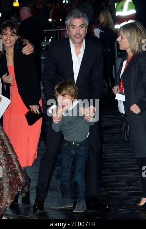 Regisseur Alfonso Cueron bei der Premiere für den Film Gravity im Rahmen des 57. BFI London Film Festival am Odeon Leicester Square in London, Großbritannien, am 10. Oktober 2013. Foto von Aurore Marechal/ABACAPRESS.COM Stockfoto