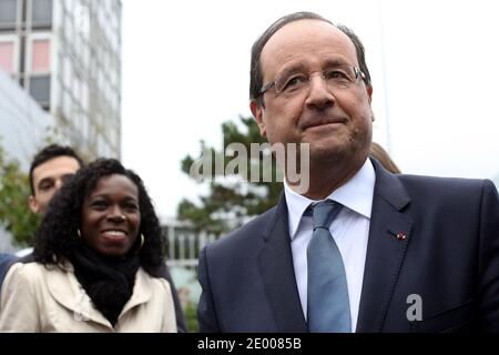 Der französische Präsident Francois Hollande spricht am 11. Oktober 2013 nach einem Besuch bei der Gesellschaft Ennesys in Nanterre, einem Vorort von Paris. Foto von Stephane Lemouton/ABACAPRESS.COM Stockfoto