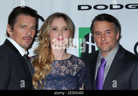 Ethan Hawke, Julie Delpy, Richard Linklater, die 17. Jährliche Hollywood Film Awards Gala im Beverly Hilton Hotel in Beverly Hills, Los Angeles, CA, USA, am 21. Oktober 2013. (Im Bild: Ethan Hawke, Julie Delpy, Richard Linklater) Foto von Baxter/ABACAPRESS.COM Stockfoto