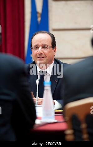 Der französische Präsident Francois Hollande trifft am 5. November 2013 im Elysee-Palast in Paris, Frankreich, den mexikanischen Außenminister Jose Antonio Meade zum ersten französisch-mexikanischen strategierat. Foto von Aurelien Meunier/Pool/ABACAPRESS.COM Stockfoto