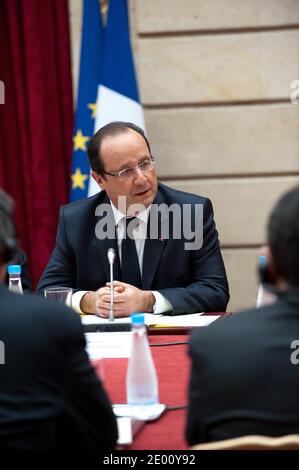 Der französische Präsident Francois Hollande trifft am 5. November 2013 im Elysee-Palast in Paris, Frankreich, den mexikanischen Außenminister Jose Antonio Meade zum ersten französisch-mexikanischen strategierat. Foto von Aurelien Meunier/Pool/ABACAPRESS.COM Stockfoto