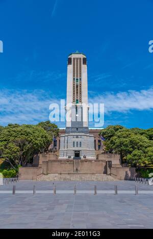 Denkmal des Nationalkriegs vor der Nationalgalerie von Neuseeland in Wellington Stockfoto