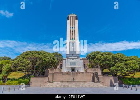 Denkmal des Nationalkriegs vor der Nationalgalerie von Neuseeland in Wellington Stockfoto