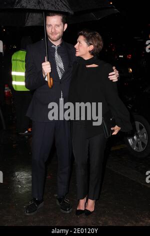 Emma De Caunes und ihr Mann Jamie Hewlett kommen zu einer Vorschau auf die Ausstellung Miss Dior im Grand Palais in Paris, Frankreich am 12. November 2013 statt. Foto von Audrey Poree/ABACAPRESS.COM Stockfoto