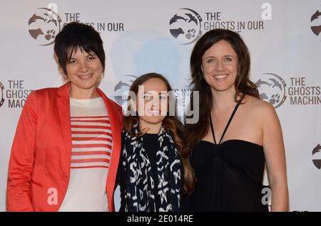 Liz Marshall, Ruby Roth und Jo-Anne McArthur kommen zur Premiere von "The Ghosts in Our Machine", die am 15. November 2013 in Laemmles Music Hall in Beverly Hills, Los Angeles, CA, USA, stattfand. Foto von Tonya Wise/ABACAPRESS.COM Stockfoto