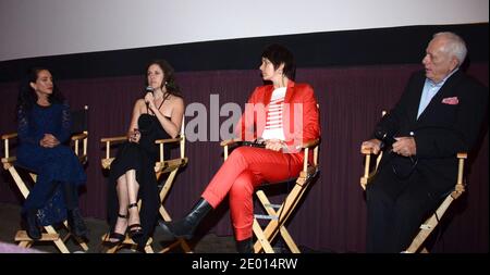 Karen Dawn, Jo-Anne McArthur, Liz Marshall und Ric O'Barry kommen zur Premiere von "The Ghosts in Our Machine", die am 15. November 2013 in Laemmles Music Hall in Beverly Hills, Los Angeles, CA, USA, stattfand. Foto von Tonya Wise/ABACAPRESS.COM Stockfoto