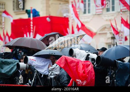 Atmosphäre während der Parade zum Nationalfeiertag im Monaco Palace am 19. November 2013 in Monte-Carlo, Monaco. Foto von Christophe Guibbaud/ABACAPRESS.COM Stockfoto