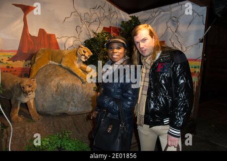 Surya Bonaly und Christophe Guillarme bei der Eröffnung des 'Paris Village de Noel' auf den Champs-Elysees in Paris, Frankreich am 20. November 2013. Foto von Laurent Zabulon/ABACAPRESS.COM Stockfoto