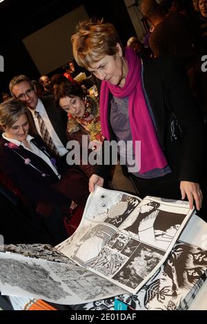 Exklusiv - Dominique Voynet besucht am 27. November 2013 das 'Salon du livre et de la Presse jeunesse' in Montreuil, Frankreich. Foto von Jerome Domine/ABACAPRESS.COM Stockfoto