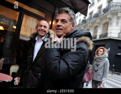 Der Komiker, Produzent und Drehbuchautor Bruno Gaccio verlässt am 28. November 2013 eine Pressekonferenz im Café du Croissant in Paris, Frankreich, um eine neue politische Partei namens New Deal (Nouvelle Donne) vorzustellen. Neue Deal-Kandidaten werden an den Europawahlen im Mai 2014 teilnehmen, um "vor der PS [Französische Sozialistische Partei] zu gewinnen und als Weckruf zu dienen". Foto von Mousse/ABACAPRESS.COM Stockfoto