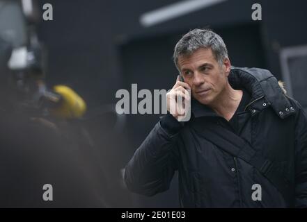 Der Komiker, Produzent und Drehbuchautor Bruno Gaccio verlässt am 28. November 2013 eine Pressekonferenz im Café du Croissant in Paris, Frankreich, um eine neue politische Partei namens New Deal (Nouvelle Donne) vorzustellen. Neue Deal-Kandidaten werden an den Europawahlen im Mai 2014 teilnehmen, um "vor der PS [Französische Sozialistische Partei] zu gewinnen und als Weckruf zu dienen". Foto von Mousse/ABACAPRESS.COM Stockfoto