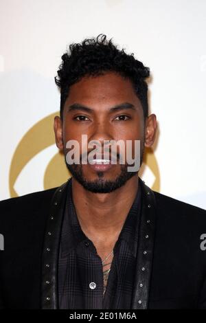 Miguel kommt am 6. Dezember 2013 zum Grammy Nominations Concert in Los Angeles, CA, USA. Foto von Krista Kennel / ABACAPRESS.COM Stockfoto