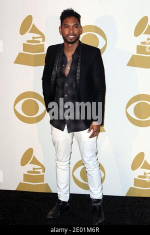 Miguel kommt am 6. Dezember 2013 zum Grammy Nominations Concert in Los Angeles, CA, USA. Foto von Krista Kennel / ABACAPRESS.COM Stockfoto