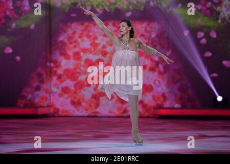 AUSSCHLUSSF. Ice Show 2013 - Troisieme Prime. Tatiana Golovin Pendant le troisième prime diffuse sur M6 a Paris, France, le 11 décembre 2013. Foto von Christophe Guibbaud / M6 / ABACAPRESS.COM Stockfoto