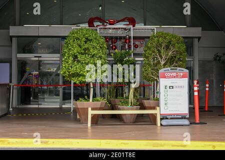 Allgemeine Gesamtansicht der Beschilderung Durchsetzung COVID-19 Einschränkungen im Casino Morongo, Donnerstag, 24. Dezember 2020 in Cabazon, Kalifornien (Dylan Stewart / Bild von Stockfoto