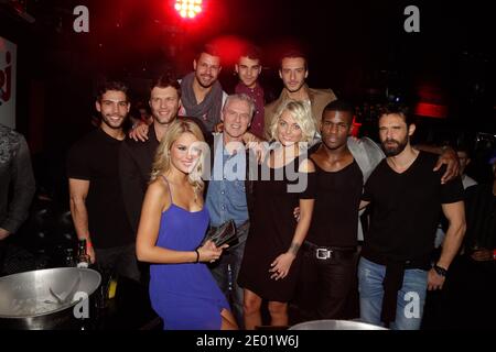 Exklusiv: Kevin Miranda, David Golis, Marine Boudou, Nicolas Suret, Anthony Gomes, Caroline Receveur, Sebastien Soudais und Thierry Picaut von der Reality-TV-Show „Hollywood Girls 3“ von NRJ 12, die am 12. Dezember 2013 an der VIP-Nacht der Hollywood Girls 3 im Nachtclub Le Madame in Paris, Frankreich, teilnahm. Foto von Jerome Domine/ABACAPRESS.COM Stockfoto